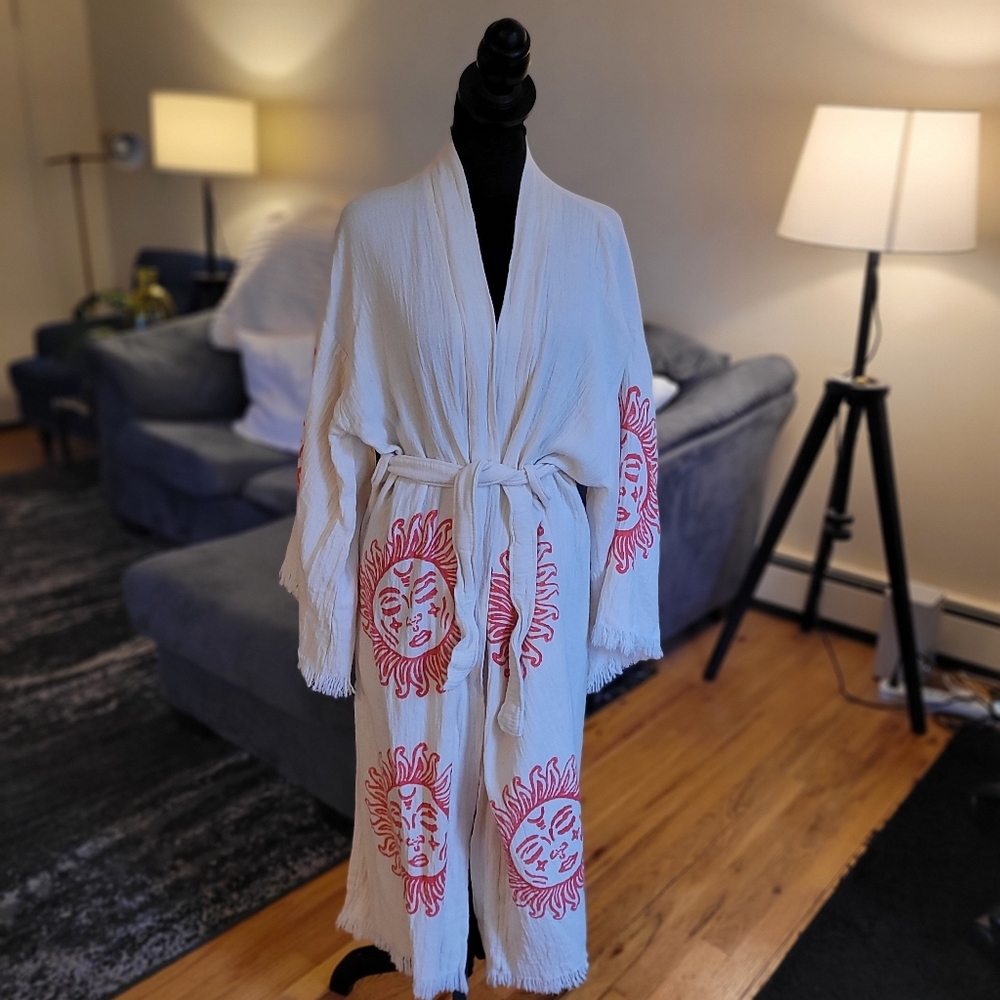 Sun Motif Cream and Orange Kimono Robe Size M/L - Picture 9 of 13